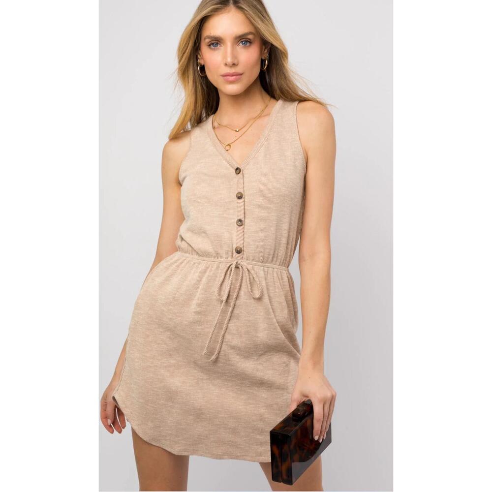 Gilli Beige Sleeveless Button-Front Midi Dress
